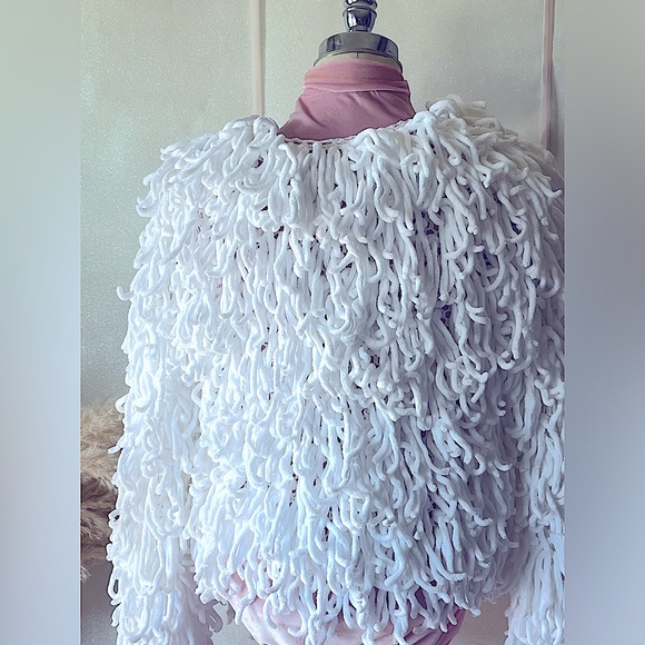 Furry Fringe|White Cardigan - Picture 6 of 7